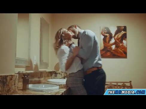 ❤️ Kur një bjonde me bukë ju josh në një banjë publike ❤️❌ Video qij në sq.vegasservice.ru ❌❤